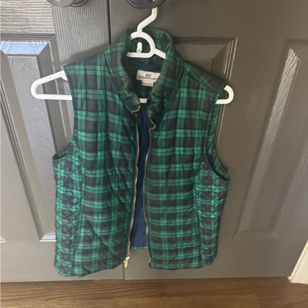 Vineyard Vines puffer vests
